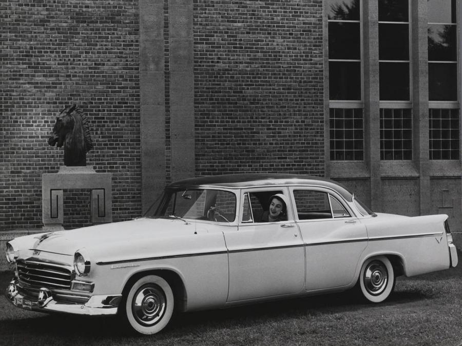  Chrysler Windsor 4-Door Sedan 1956 года  (фото 1 из 2)